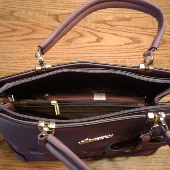 Purse - Picture 3 of 3